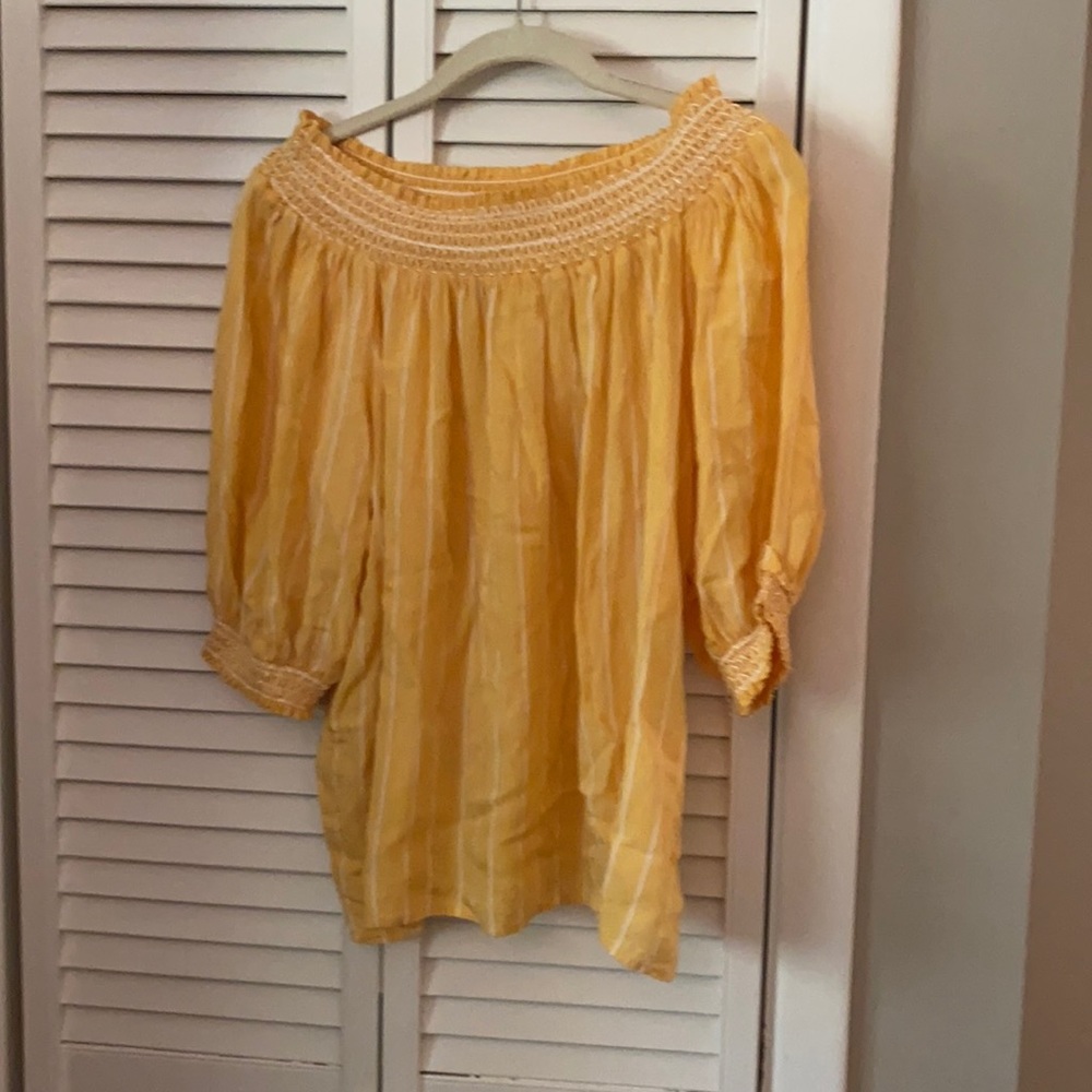 Very light material good for summer or fal